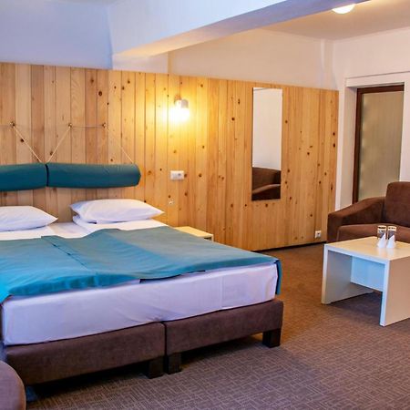 Complex Hotelier Cota O Mie Sinaia Exterior photo