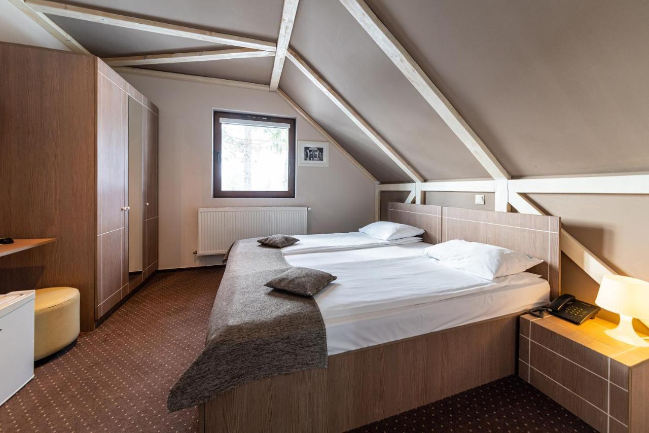 Complex Hotelier Cota O Mie Sinaia Exterior photo